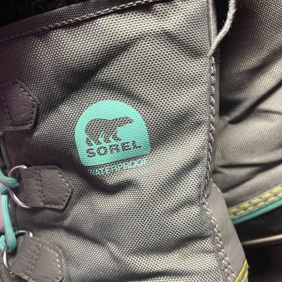Sorel waterproof gray and turquoise‎ winter boots, size 3 - Picture 5 of 8
